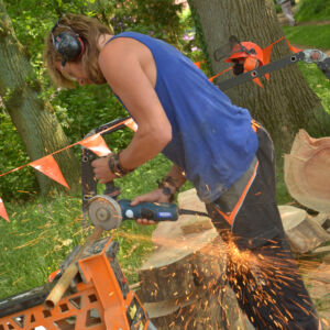 kunstenaar-slijptol-vonken