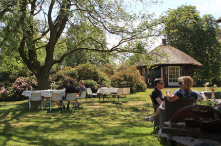 theekoepel-rietgedekt-parktuin